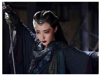 男人九阴白骨爪揭秘：如何在抖音上成为热门视频明星